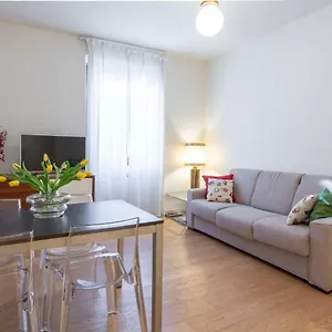 Joivy 1br Apt In Isola With Stunning View To Bosco Verticale Appartamento